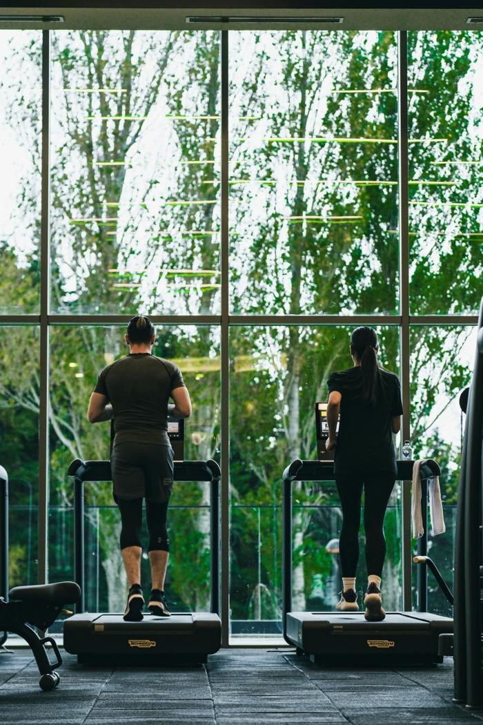 Runner training on a treadmill